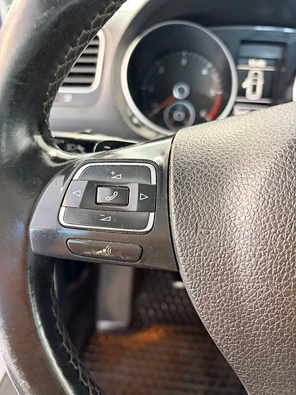 Volkswagen Golf VI 19 of 22