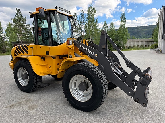 Volvo L45B 35km/h versjon med hydraulisk pallegaffel og skuffe. 11 of 30