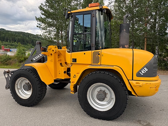 Volvo L45B 35km/h versjon med hydraulisk pallegaffel og skuffe. 22 of 30