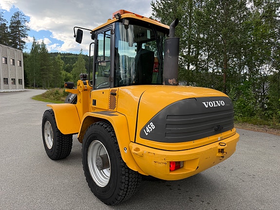 Volvo L45B 35km/h versjon med hydraulisk pallegaffel og skuffe. 24 of 30