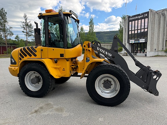 Volvo L45B 35km/h versjon med hydraulisk pallegaffel og skuffe. 15 of 30