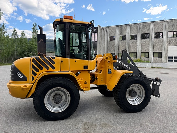 Volvo L45B 35km/h versjon med hydraulisk pallegaffel og skuffe. 13 of 30