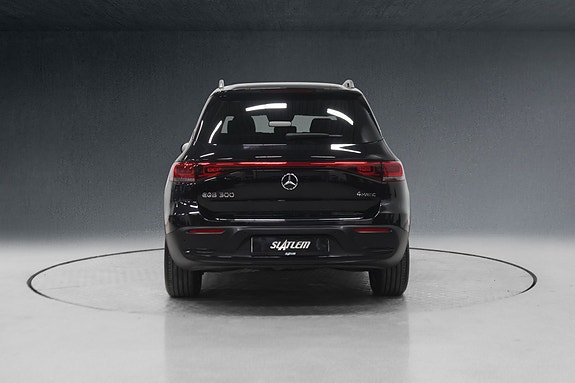 Mercedes-Benz EQB300 3 of 5