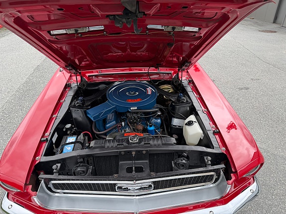 Ford Mustang 12 of 18