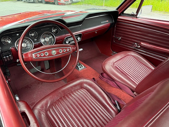 Ford Mustang 16 of 18
