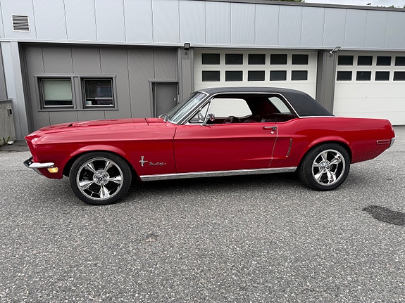 Ford Mustang 17 of 18