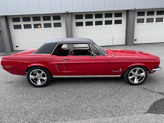 Ford Mustang 7 of 18