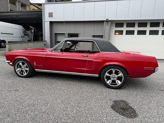 Ford Mustang 18 of 18