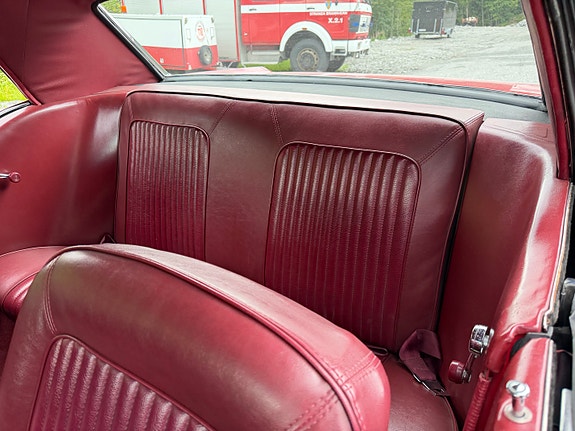 Ford Mustang 15 of 18