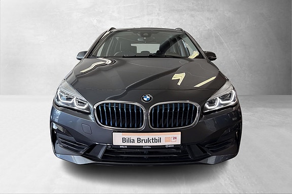 BMW 225xe 3 of 5