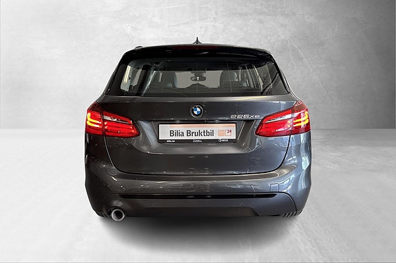 BMW 225xe 4 of 5