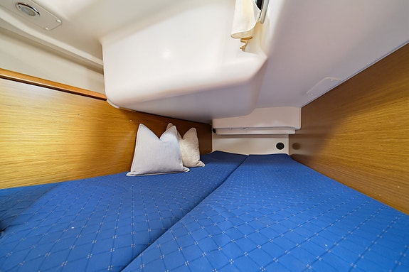 Jeanneau Sun Odyssey 40.3 – Velholdt turseiler med omfattende utstyrspakke 23 of 30