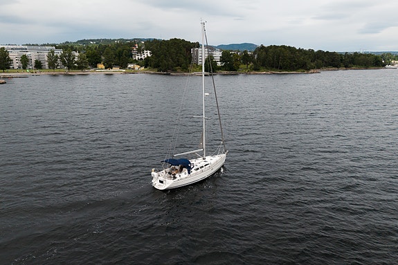 Jeanneau Sun Odyssey 40.3 – Velholdt turseiler med omfattende utstyrspakke 11 of 30
