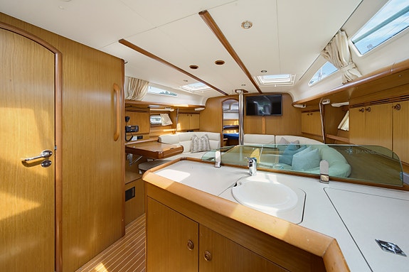 Jeanneau Sun Odyssey 40.3 – Velholdt turseiler med omfattende utstyrspakke 16 of 30