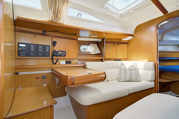 Jeanneau Sun Odyssey 40.3 – Velholdt turseiler med omfattende utstyrspakke 20 of 30