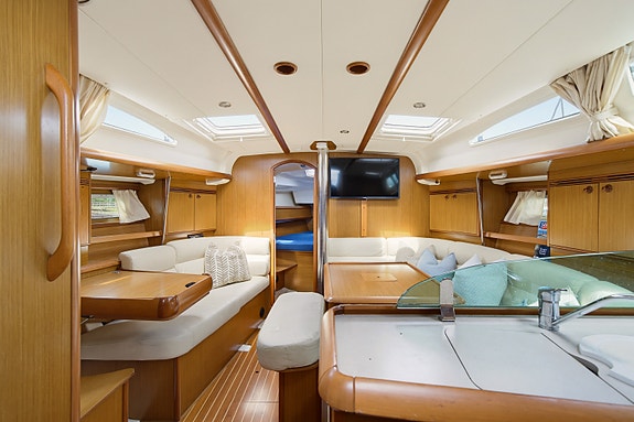 Jeanneau Sun Odyssey 40.3 – Velholdt turseiler med omfattende utstyrspakke 14 of 30