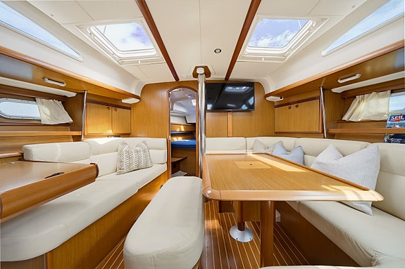 Jeanneau Sun Odyssey 40.3 – Velholdt turseiler med omfattende utstyrspakke 17 of 30