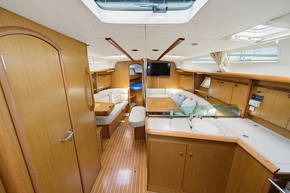 Jeanneau Sun Odyssey 40.3 – Velholdt turseiler med omfattende utstyrspakke 13 of 30