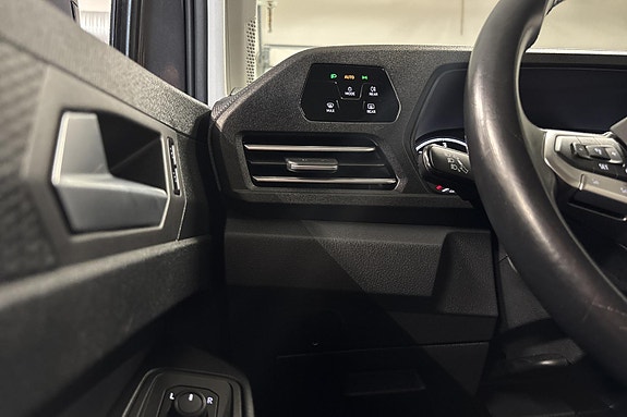 Volkswagen Caddy Maxi 17 of 26