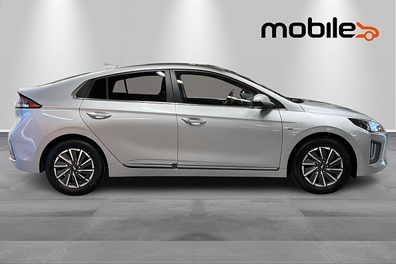 Hyundai IONIQ 2 of 5