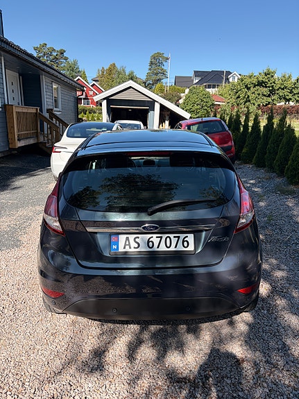 Ford Fiesta 3 of 5
