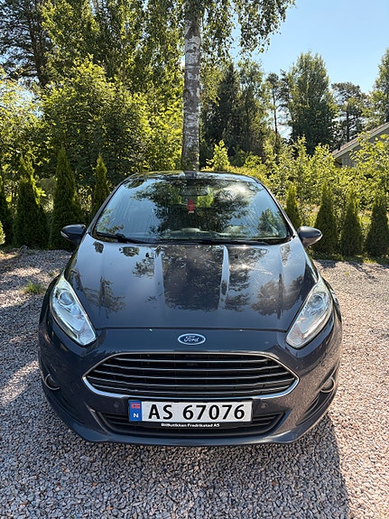 Ford Fiesta 2 of 5