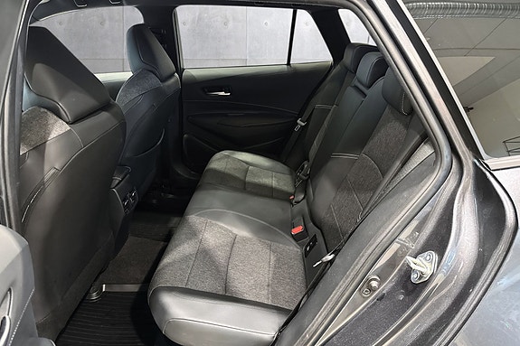 Toyota Corolla 18 of 23