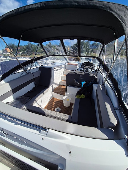 Jeanneau Cap Camarat 7,5 (24 fot), med Yamaha 225 hk 2 of 5
