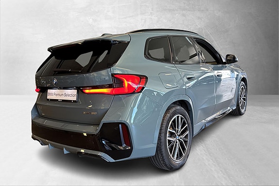 BMW iX1 5 of 5