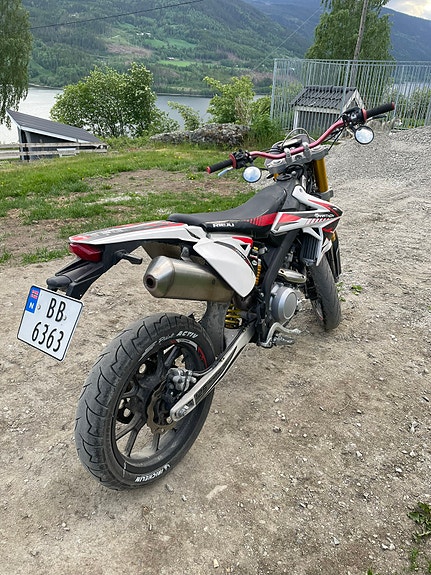 Rieju Marathon 125 Pro SM 2 of 2