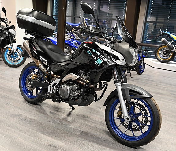Aprilia Pegaso Strada 650 2 of 7