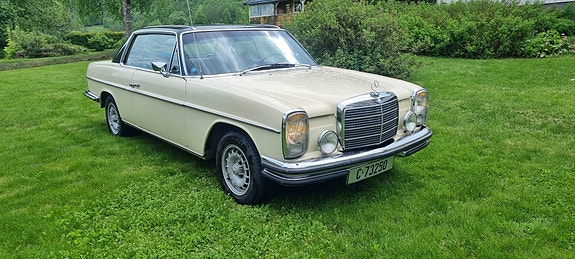 Mercedes-Benz 250 2 of 19