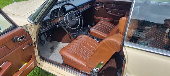Mercedes-Benz 250 5 of 19