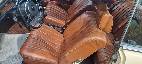 Mercedes-Benz 250 8 of 19