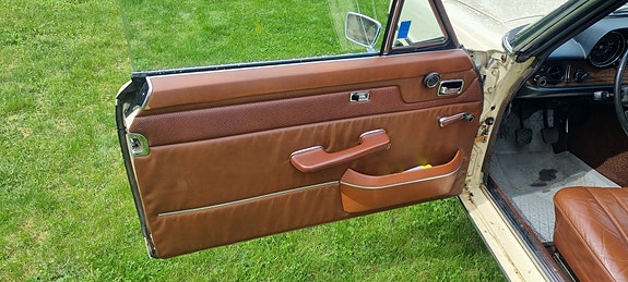Mercedes-Benz 250 6 of 19