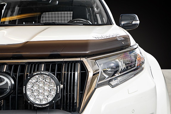 Toyota Land Cruiser 3 of 5