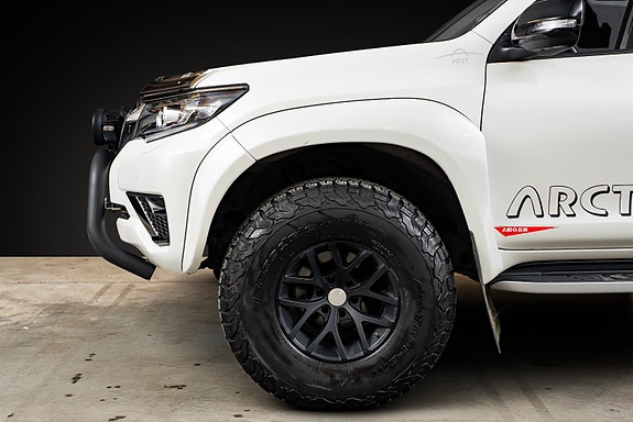 Toyota Land Cruiser 4 of 5