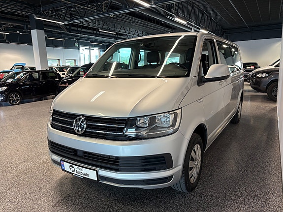 Volkswagen Caravelle 3 of 5