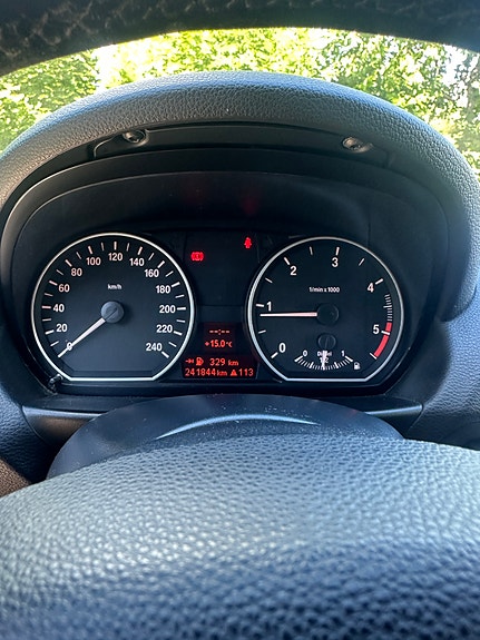BMW 118d 7 of 12