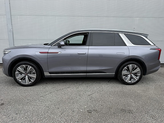 Hongqi E-HS9 2 of 5