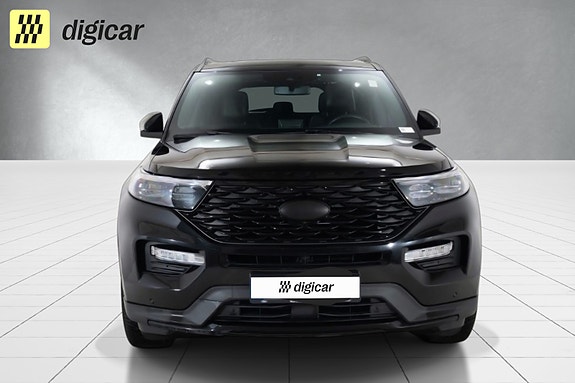 Ford Explorer 2 of 5