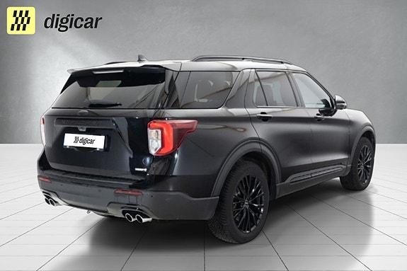 Ford Explorer 4 of 5