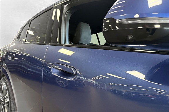 BMW iX2 9 of 30