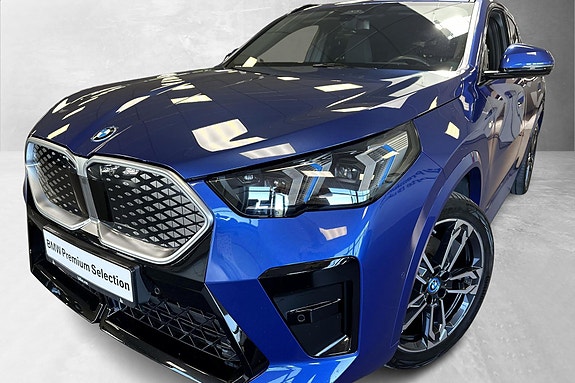 BMW iX2 7 of 30