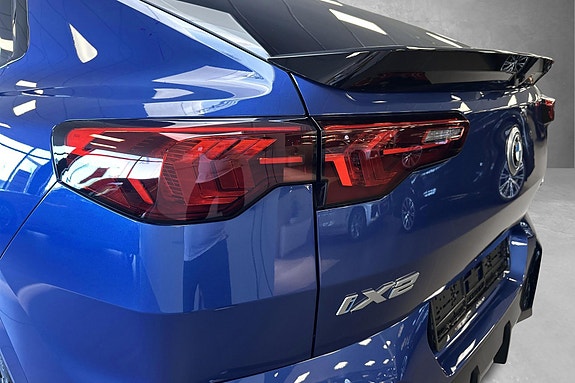 BMW iX2 11 of 30