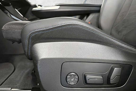 BMW iX2 28 of 30