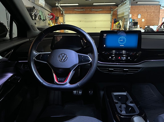 Volkswagen ID.4 GTX 15 of 26