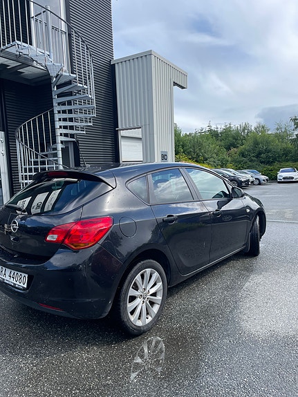 Opel Astra 4 of 5