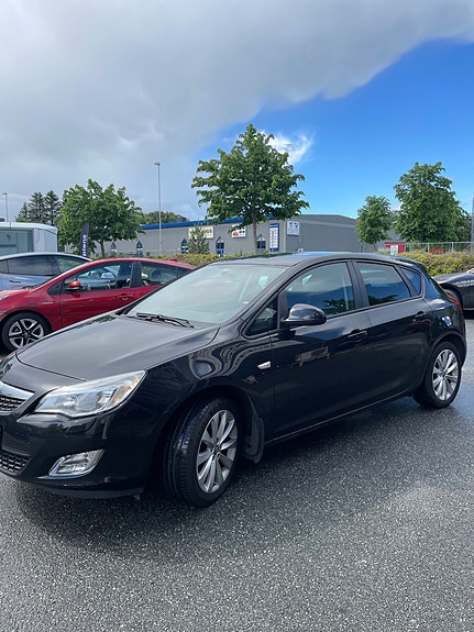 Opel Astra 2 of 5