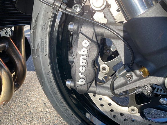 Suzuki GSX-S1000R 10 of 30